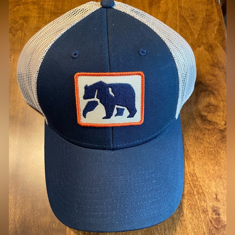 Like new hat, worn once, great condition